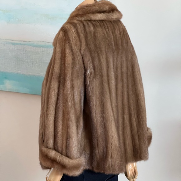 Beautiful Brown Mink Fur Coat - Picture 4 of 8